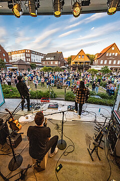 Maizeit auf der Insel Juist mit Open Air Veranstaltungen