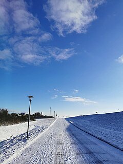 Straße auf Juist im Winter