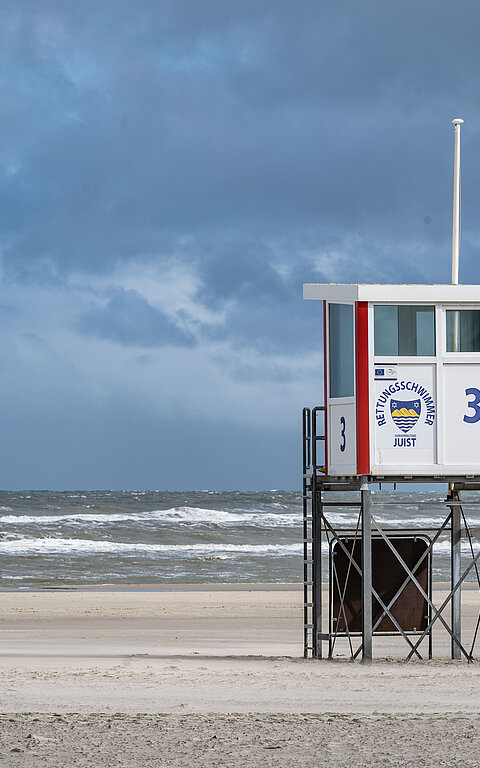 Rettungsturm auf Juist am Strand