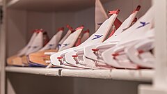 Spielwarenhandel auf Juist mit Modellschiffen