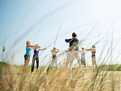 Grupppe bei einer Thalasso Übung während der Gesundheitswoche auf Juist