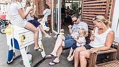 Familienurlaub auf Juist mit gemeinsamem Eis essen