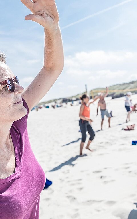Frau beim Strandsport auf Juist