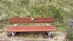 Juister Wunschbänke - Beispiel Bank mit Plakette